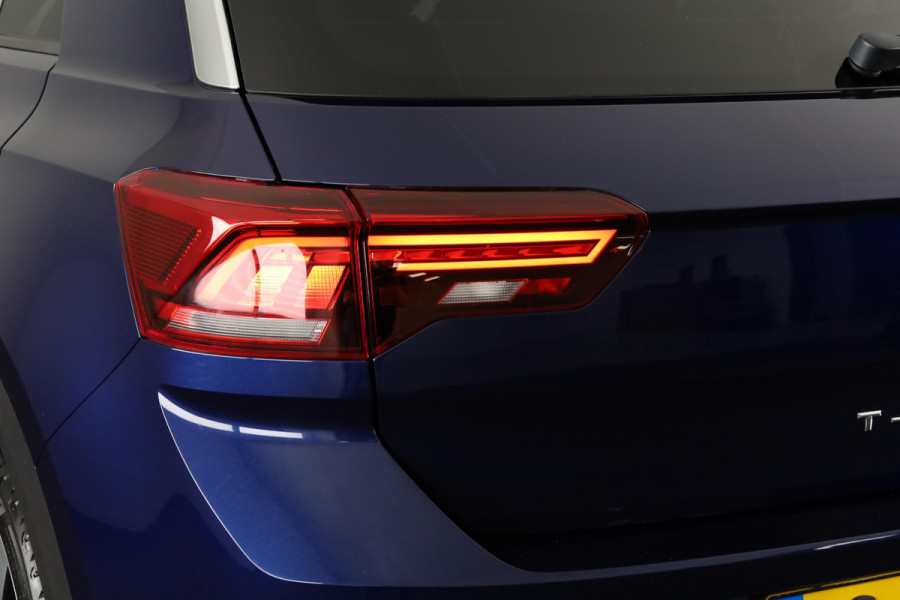 Volkswagen T-Roc 1.5 TSI Sport Business R | Automaat | Digitale Dashbord | Navigatie  | Acteruitrij camera | Elektrische Achterklep | LM Velgen 19" |