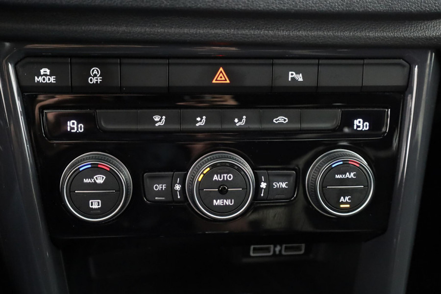 Volkswagen T-Roc 1.5 TSI Sport Business R | Automaat | Digitale Dashbord | Navigatie  | Acteruitrij camera | Elektrische Achterklep | LM Velgen 19" |