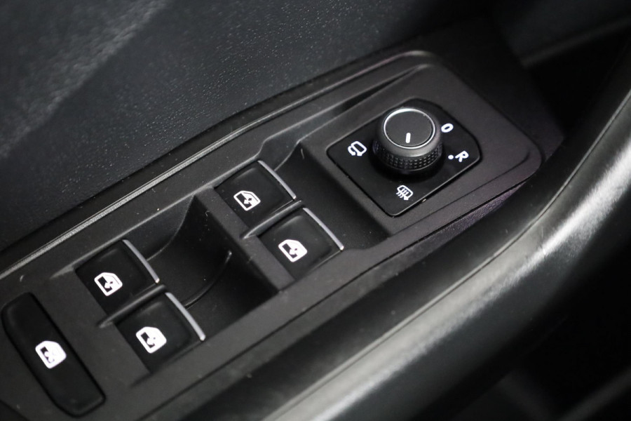 Volkswagen T-Roc 1.5 TSI Sport Business R | Automaat | Digitale Dashbord | Navigatie  | Acteruitrij camera | Elektrische Achterklep | LM Velgen 19" |