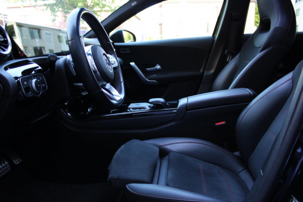 Mercedes-Benz A-Klasse 180 Business Solution AMG Pano Navi