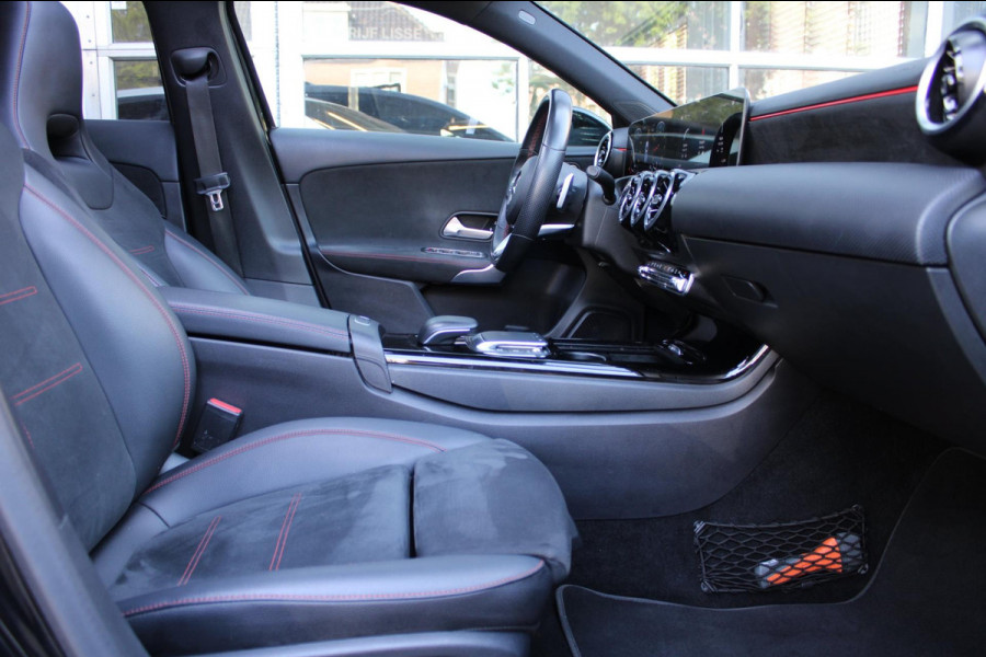 Mercedes-Benz A-Klasse 180 Business Solution AMG Pano Navi