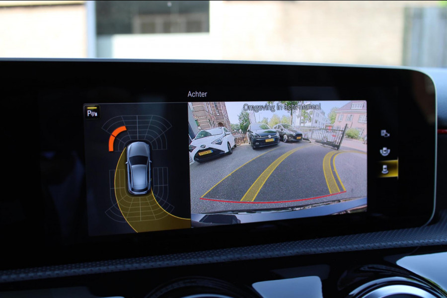 Mercedes-Benz A-Klasse 180 Business Solution AMG Pano Navi
