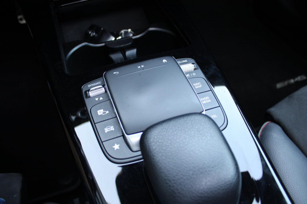 Mercedes-Benz A-Klasse 180 Business Solution AMG Pano Navi