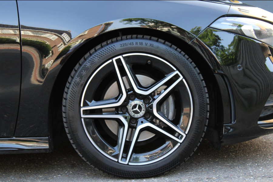 Mercedes-Benz A-Klasse 180 Business Solution AMG Pano Navi