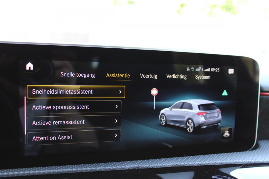 Mercedes-Benz A-Klasse 180 Business Solution AMG Pano Navi