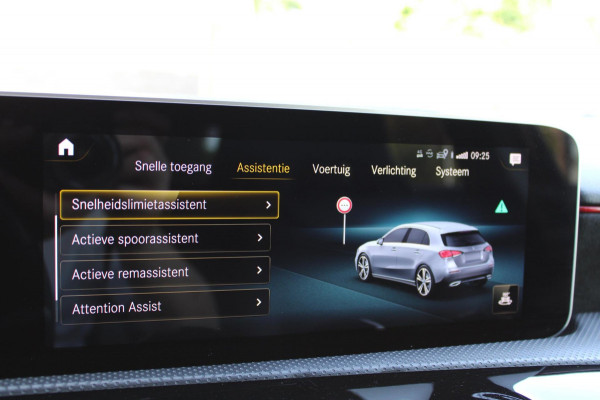 Mercedes-Benz A-Klasse 180 Business Solution AMG Pano Navi