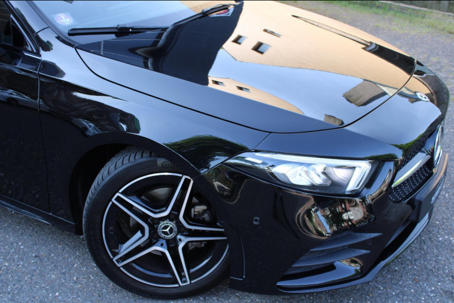 Mercedes-Benz A-Klasse 180 Business Solution AMG Pano Navi