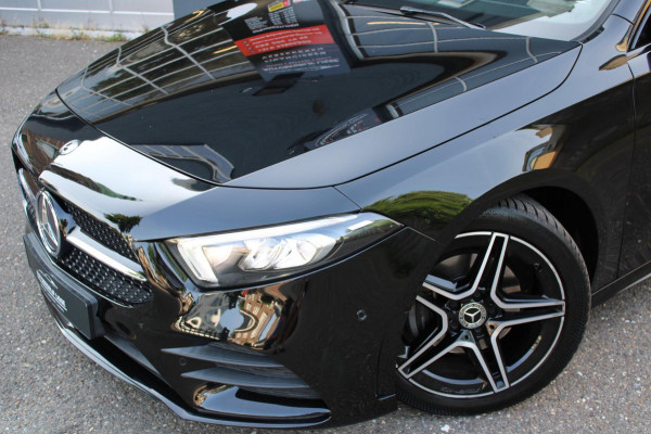 Mercedes-Benz A-Klasse 180 Business Solution AMG Pano Navi
