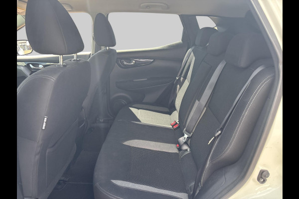 Nissan QASHQAI 1.2 N-Connecta | navigatie | cruise control | climate control | trekhaak | dealer onderhouden
