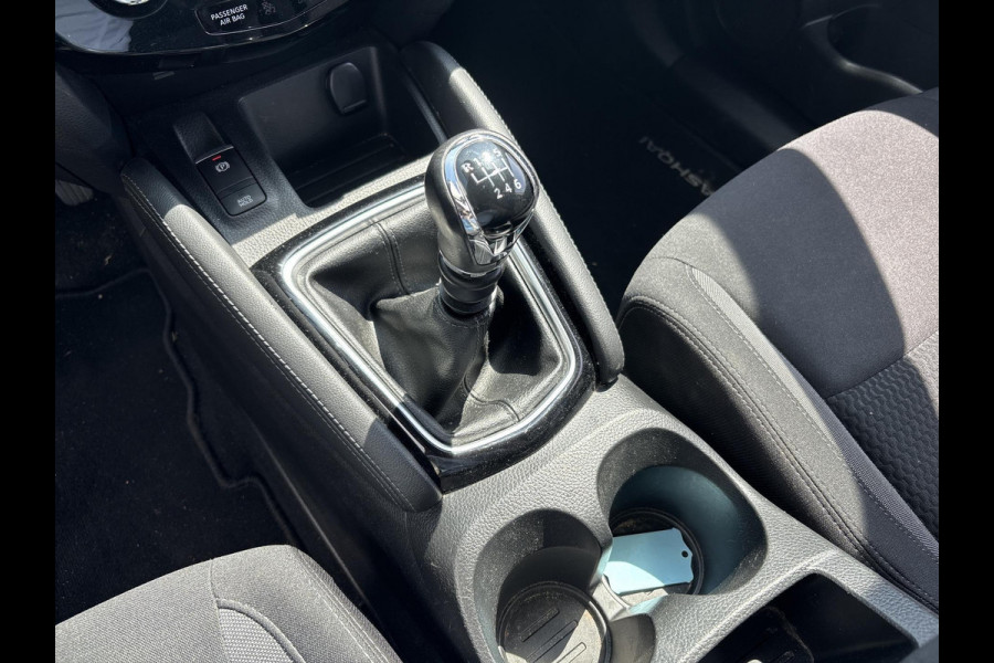 Nissan QASHQAI 1.2 N-Connecta | navigatie | cruise control | climate control | trekhaak | dealer onderhouden