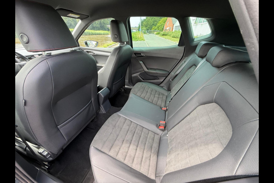 Seat Arona 1.0 TSI Xcellence FR Business Intense, trekhaak 1e eig.alcantara int.