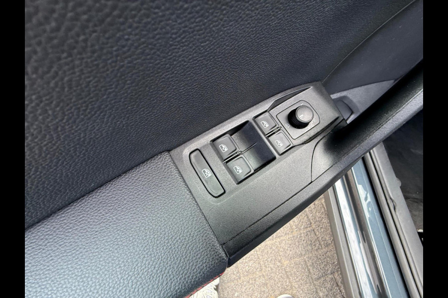 Seat Arona 1.0 TSI Xcellence FR Business Intense, trekhaak 1e eig.alcantara int.
