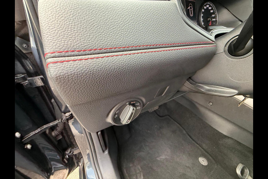 Seat Arona 1.0 TSI Xcellence FR Business Intense, trekhaak 1e eig.alcantara int.