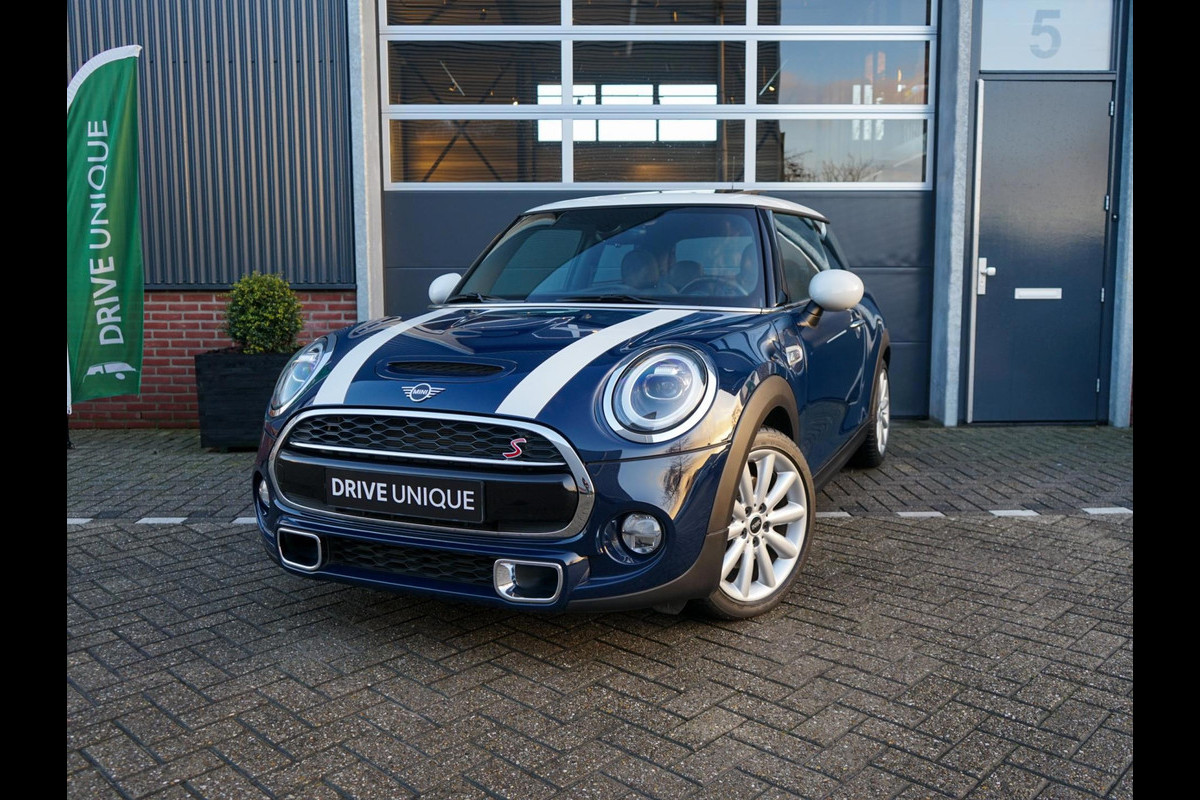 MINI Cooper S 2.0 Chili Panorama, Union-jack LED Achter, Parkeersensoren, LED, Sportstoelen, Cruisecontrol, 17 inch LM Velgen MINI Cooper S 2.0 Chili Panorama, Union-jack LED Achter, Parkeersensoren, LED, Sportstoelen, Cruisecontrol, 17 inch LM Velgen