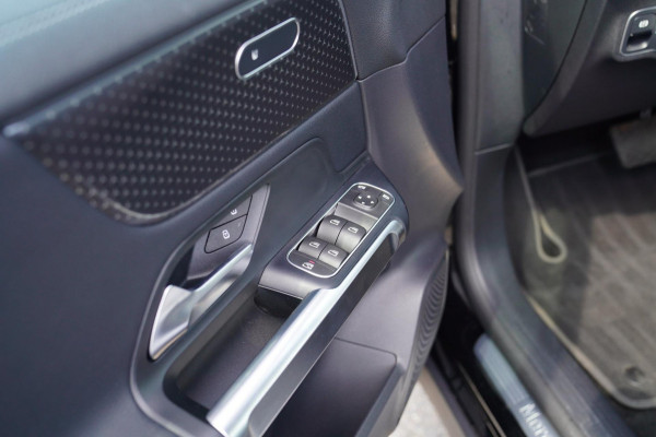 Mercedes-Benz EQB 250+ Essential Line 71 kWh | Trekhaak | LuxeLeder | Spoorassistent | DAB+ | Applecarplay | Stoelverwarming | CAM