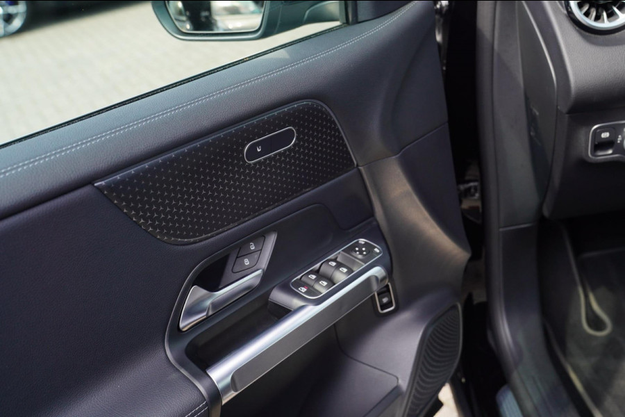 Mercedes-Benz EQB 250+ Essential Line 71 kWh | Trekhaak | LuxeLeder | Spoorassistent | DAB+ | Applecarplay | Stoelverwarming | CAM