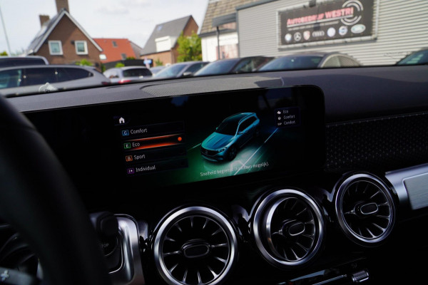 Mercedes-Benz EQB 250+ Essential Line 71 kWh | Trekhaak | LuxeLeder | Spoorassistent | DAB+ | Applecarplay | Stoelverwarming | CAM