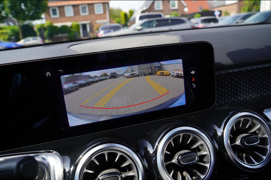 Mercedes-Benz EQB 250+ Essential Line 71 kWh | Trekhaak | LuxeLeder | Spoorassistent | DAB+ | Applecarplay | Stoelverwarming | CAM