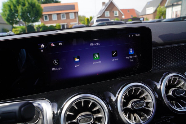 Mercedes-Benz EQB 250+ Essential Line 71 kWh | Trekhaak | LuxeLeder | Spoorassistent | DAB+ | Applecarplay | Stoelverwarming | CAM