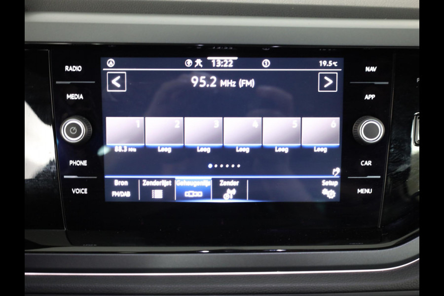 Volkswagen Taigo 1.0 TSI R-Line 116 pk Automaat (DSG) | Verlengde garantie | Navigatie via App | Parkeersensoren | LED koplampen | Black Style pakket | R-Line |