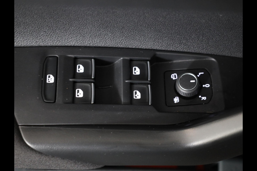 Volkswagen Taigo 1.0 TSI R-Line 116 pk Automaat (DSG) | Verlengde garantie | Navigatie via App | Parkeersensoren | LED koplampen | Black Style pakket | R-Line |