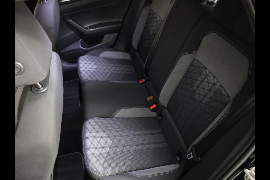 Volkswagen Taigo 1.0 TSI R-Line 116 pk Automaat (DSG) | Verlengde garantie | Navigatie via App | Parkeersensoren | LED koplampen | Black Style pakket | R-Line |