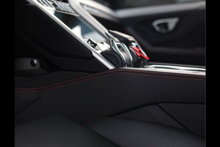 Lamborghini Urus 4.0 V8 | Carbon - ADAS - Pano - B&O - Massage