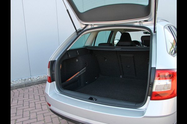 Škoda Octavia Combi 1.0 TSI 116pk DSG Style Sport | Kuipstoelen
