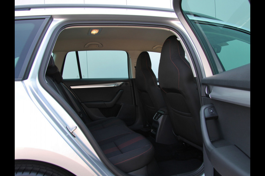 Škoda Octavia Combi 1.0 TSI 116pk DSG Style Sport | Kuipstoelen