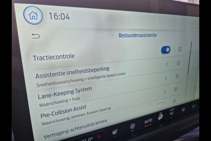 Ford Kuga 2.5 PHEV ST-Line 243 pk | Driver Assistance Pack | Wegklapbare trekhaak | 2.100 kg trekgewicht! | Winterpakket | 19 inch Licht metalen Velgen | €4.000,- prijsvoordeel!