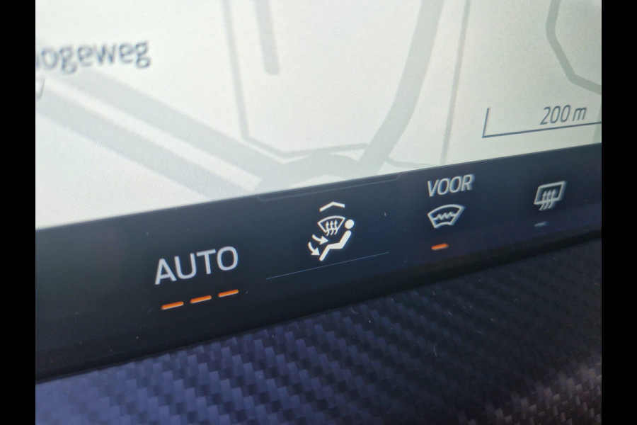 Ford Kuga 2.5 PHEV ST-Line 243 pk | Driver Assistance Pack | Wegklapbare trekhaak | 2.100 kg trekgewicht! | Winterpakket | 19 inch Licht metalen Velgen | €4.000,- prijsvoordeel!