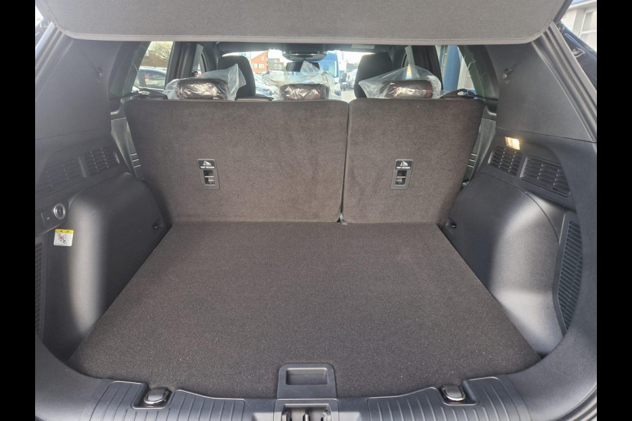 Ford Kuga 2.5 PHEV ST-Line 243 pk | Driver Assistance Pack | Wegklapbare trekhaak | 2.100 kg trekgewicht! | Winterpakket | 19 inch Licht metalen Velgen | €4.000,- prijsvoordeel!