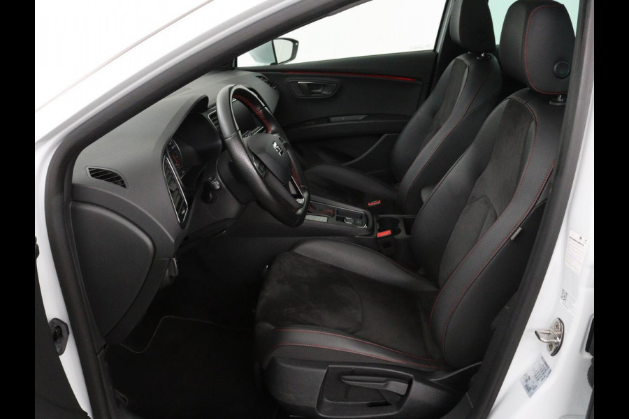 Seat León ST 1.5 TSI FR Intense | Panoramadak | DSG | Stoelverwarming | Carplay | Camera | Trekhaak | Full-LED | Keyless | Navigatie