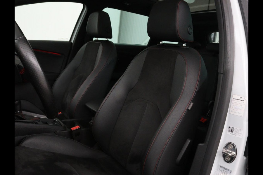 Seat León ST 1.5 TSI FR Intense | Panoramadak | DSG | Stoelverwarming | Carplay | Camera | Trekhaak | Full-LED | Keyless | Navigatie