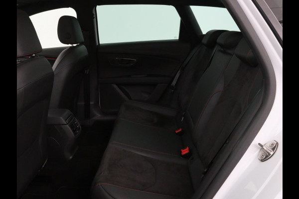 Seat León ST 1.5 TSI FR Intense | Panoramadak | DSG | Stoelverwarming | Carplay | Camera | Trekhaak | Full-LED | Keyless | Navigatie