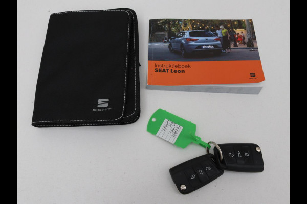 Seat León ST 1.5 TSI FR Intense | Panoramadak | DSG | Stoelverwarming | Carplay | Camera | Trekhaak | Full-LED | Keyless | Navigatie