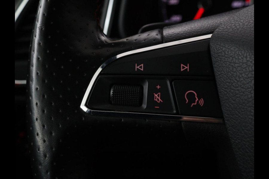 Seat León ST 1.5 TSI FR Intense | Panoramadak | DSG | Stoelverwarming | Carplay | Camera | Trekhaak | Full-LED | Keyless | Navigatie
