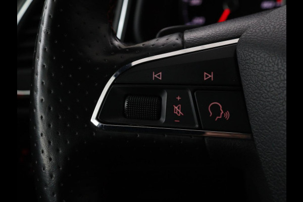 Seat León ST 1.5 TSI FR Intense | Panoramadak | DSG | Stoelverwarming | Carplay | Camera | Trekhaak | Full-LED | Keyless | Navigatie