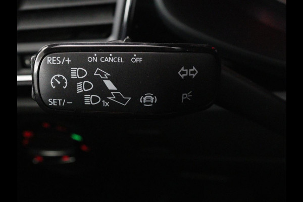 Seat León ST 1.5 TSI FR Intense | Panoramadak | DSG | Stoelverwarming | Carplay | Camera | Trekhaak | Full-LED | Keyless | Navigatie