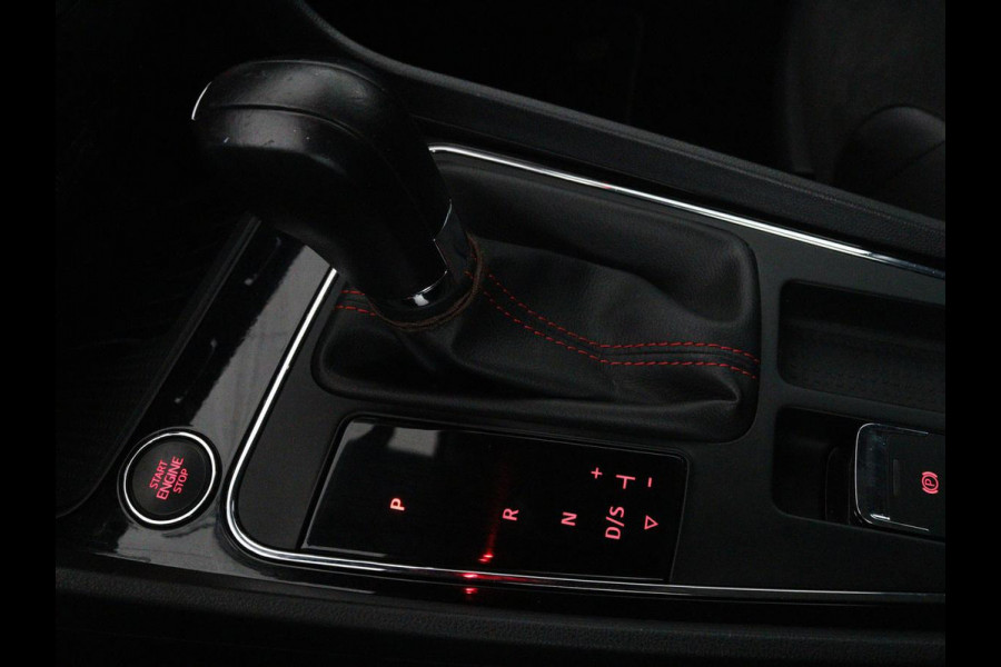 Seat León ST 1.5 TSI FR Intense | Panoramadak | DSG | Stoelverwarming | Carplay | Camera | Trekhaak | Full-LED | Keyless | Navigatie