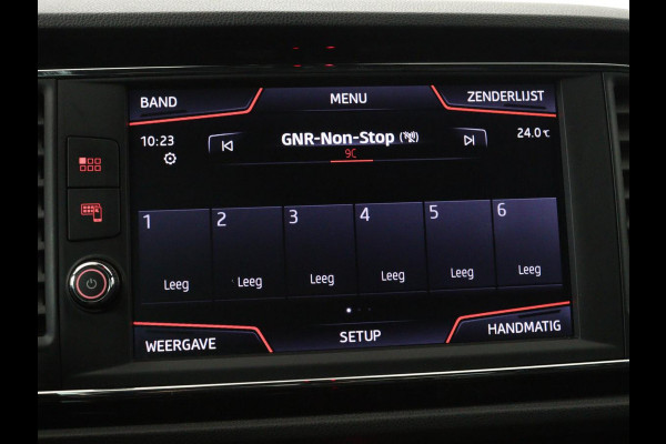 Seat León ST 1.5 TSI FR Intense | Panoramadak | DSG | Stoelverwarming | Carplay | Camera | Trekhaak | Full-LED | Keyless | Navigatie