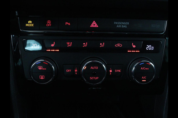 Seat León ST 1.5 TSI FR Intense | Panoramadak | DSG | Stoelverwarming | Carplay | Camera | Trekhaak | Full-LED | Keyless | Navigatie