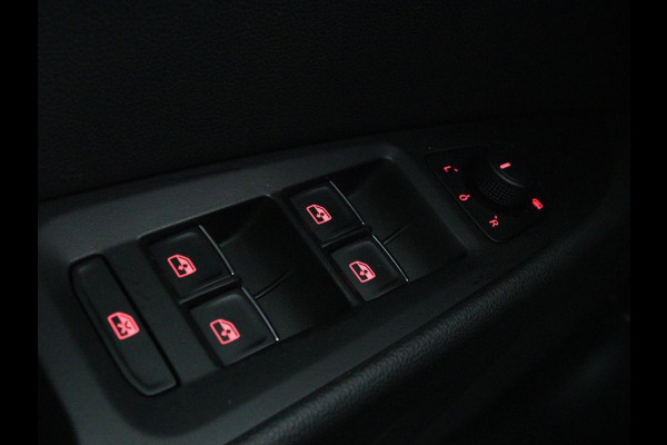 Seat León ST 1.5 TSI FR Intense | Panoramadak | DSG | Stoelverwarming | Carplay | Camera | Trekhaak | Full-LED | Keyless | Navigatie