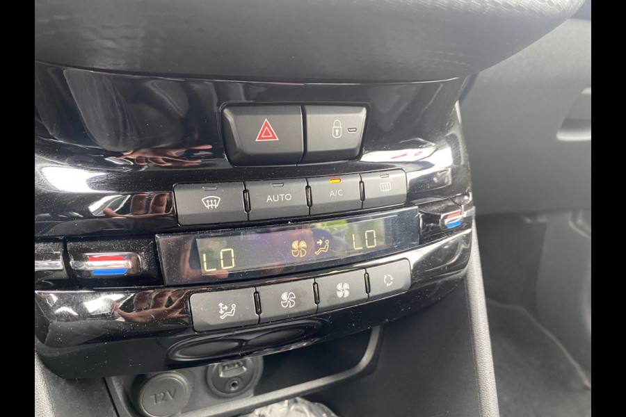 Peugeot 2008 BWJ 2017 | 1.2 PT 111PK GT-LINE | CLIMA | NAVI | TREKHAAK | LEDER/STOF | PDC | CRUISE | SPORTSTOELEN