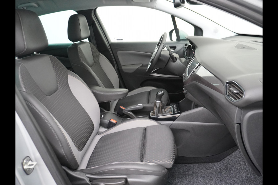 Opel Crossland X T111pk Trekhaak Apple Carplay Android Navi Dual Ecc Cruise Control WiFi Multi-Media 360°Camera Lmv DAB Keyless 1/2 Leder Verkeer Premium Innovation+ Pack LaneAssist Licht+Regensensor AGR Ergonomie Comfort-Sportstoelen EURO 6 Origineel Nederlandse Auto