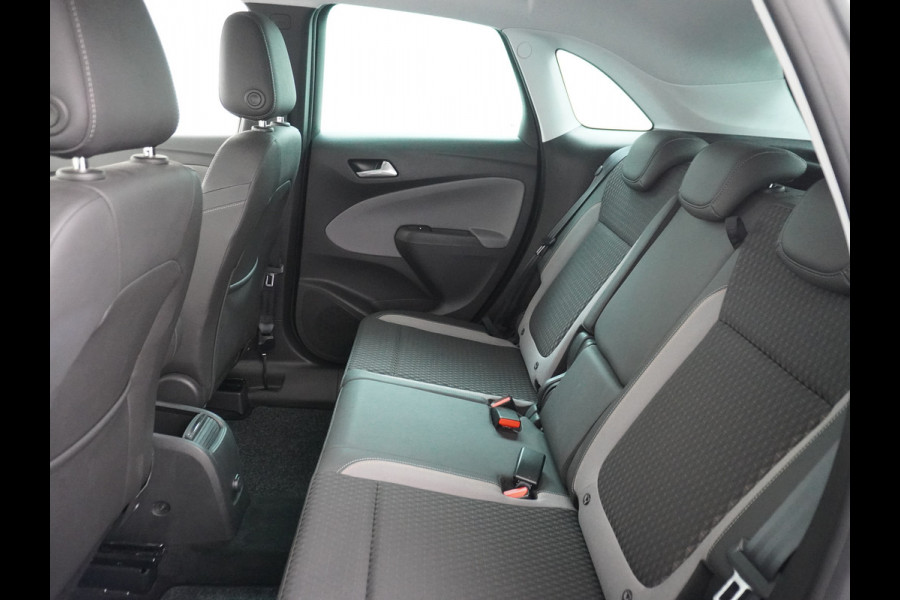 Opel Crossland X T111pk Trekhaak Apple Carplay Android Navi Dual Ecc Cruise Control WiFi Multi-Media 360°Camera Lmv DAB Keyless 1/2 Leder Verkeer Premium Innovation+ Pack LaneAssist Licht+Regensensor AGR Ergonomie Comfort-Sportstoelen EURO 6 Origineel Nederlandse Auto
