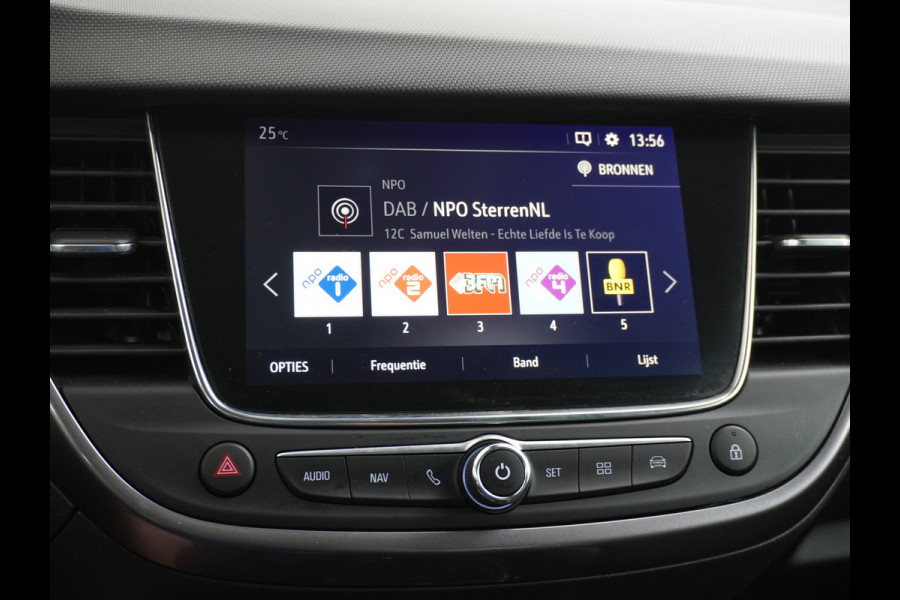 Opel Crossland X T111pk Trekhaak Apple Carplay Android Navi Dual Ecc Cruise Control WiFi Multi-Media 360°Camera Lmv DAB Keyless 1/2 Leder Verkeer Premium Innovation+ Pack LaneAssist Licht+Regensensor AGR Ergonomie Comfort-Sportstoelen EURO 6 Origineel Nederlandse Auto