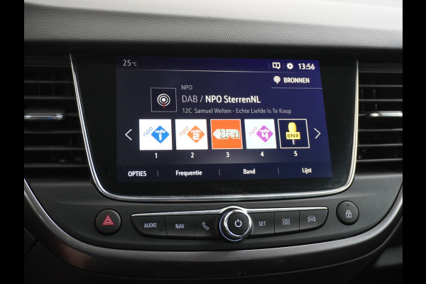 Opel Crossland X T111pk Trekhaak Apple Carplay Android Navi Dual Ecc Cruise Control WiFi Multi-Media 360°Camera Lmv DAB Keyless 1/2 Leder Verkeer Premium Innovation+ Pack LaneAssist Licht+Regensensor AGR Ergonomie Comfort-Sportstoelen EURO 6 Origineel Nederlandse Auto