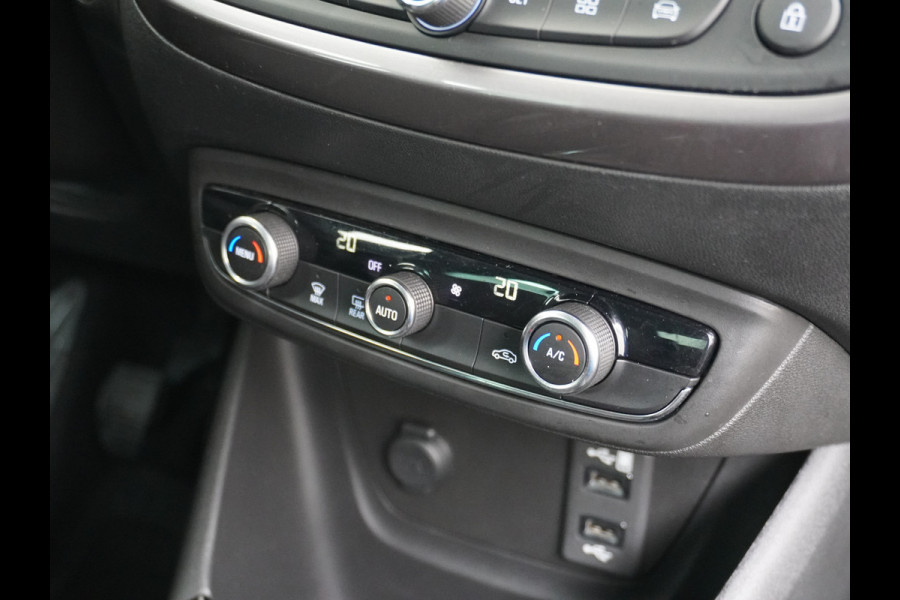 Opel Crossland X T111pk Trekhaak Apple Carplay Android Navi Dual Ecc Cruise Control WiFi Multi-Media 360°Camera Lmv DAB Keyless 1/2 Leder Verkeer Premium Innovation+ Pack LaneAssist Licht+Regensensor AGR Ergonomie Comfort-Sportstoelen EURO 6 Origineel Nederlandse Auto
