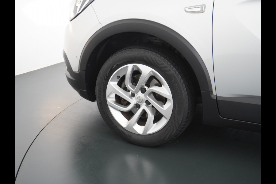 Opel Crossland X T111pk Trekhaak Apple Carplay Android Navi Dual Ecc Cruise Control WiFi Multi-Media 360°Camera Lmv DAB Keyless 1/2 Leder Verkeer Premium Innovation+ Pack LaneAssist Licht+Regensensor AGR Ergonomie Comfort-Sportstoelen EURO 6 Origineel Nederlandse Auto